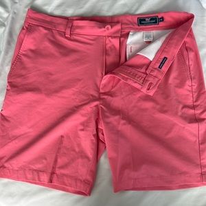 Vineyard Vines coral performance shorts- sz 36